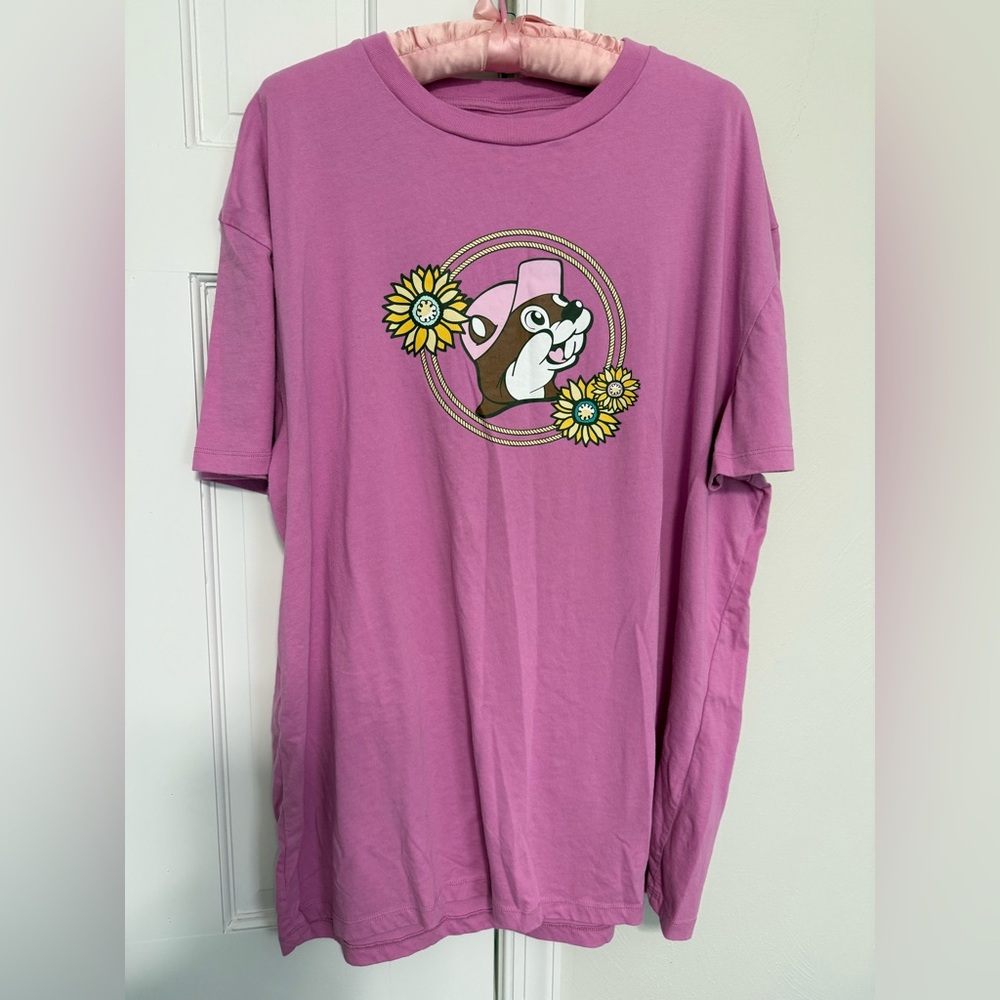 Boots & Buc-ee's Pink Graphic Short Sleeve Tee - Picture 3 of 3